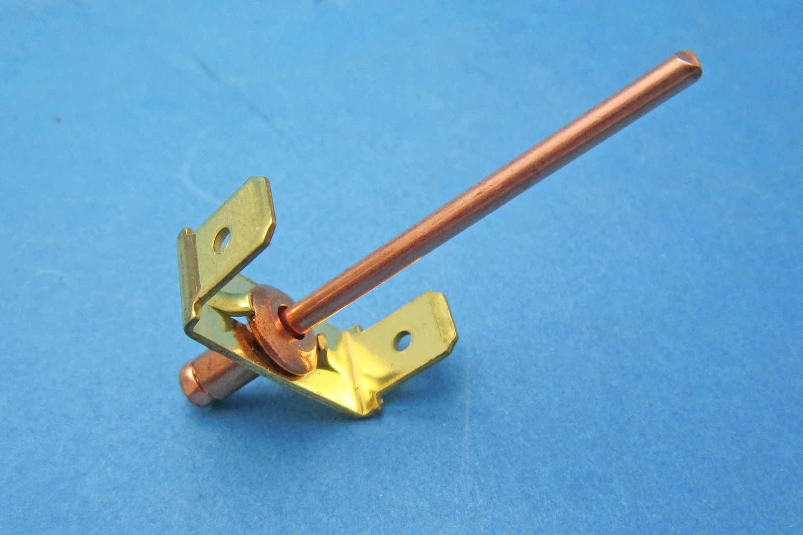 Terminals & Connectors > Non-insulated & Insulators - Rivet-On Earth ...