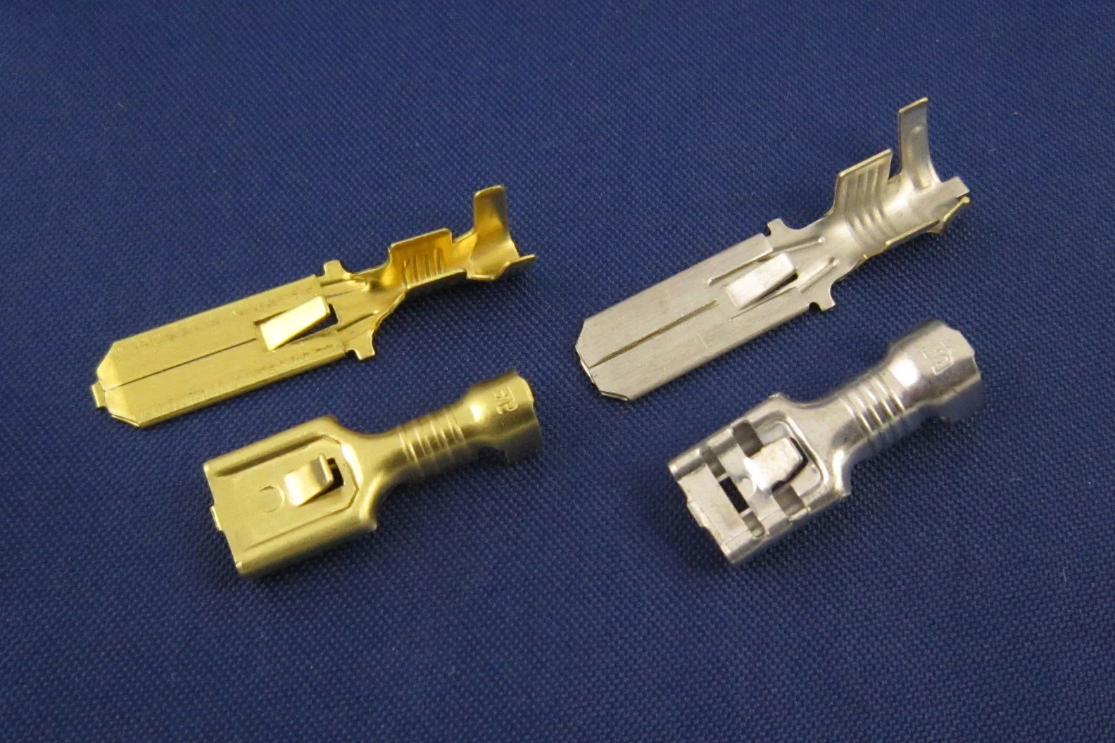 Terminals & Connectors > Non-insulated & Insulators - Blade - With Tags ...
