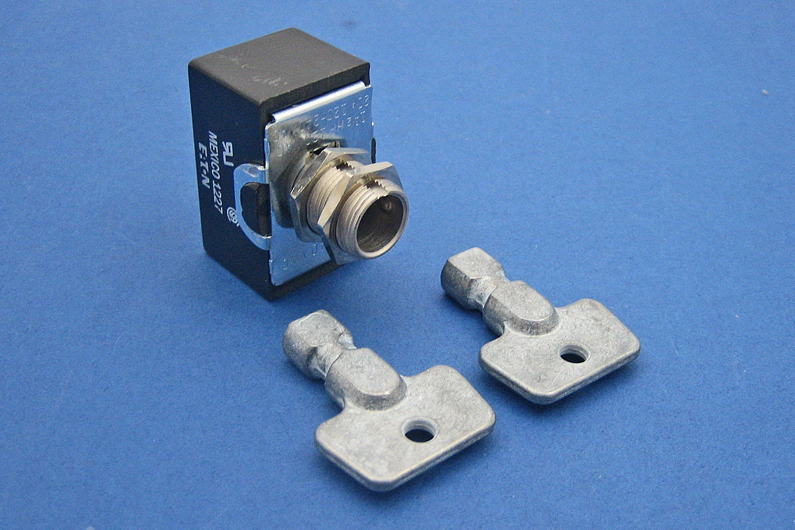 Switches > Key Switches - Key switch - On/Off, Double pole - Auto ...