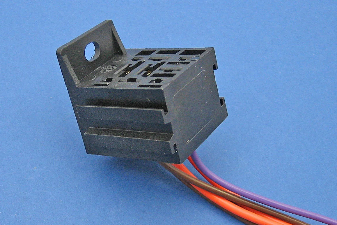 Relays > Relay Sockets & Boxes - Fixed Sockets - Auto Electric Supplies ...