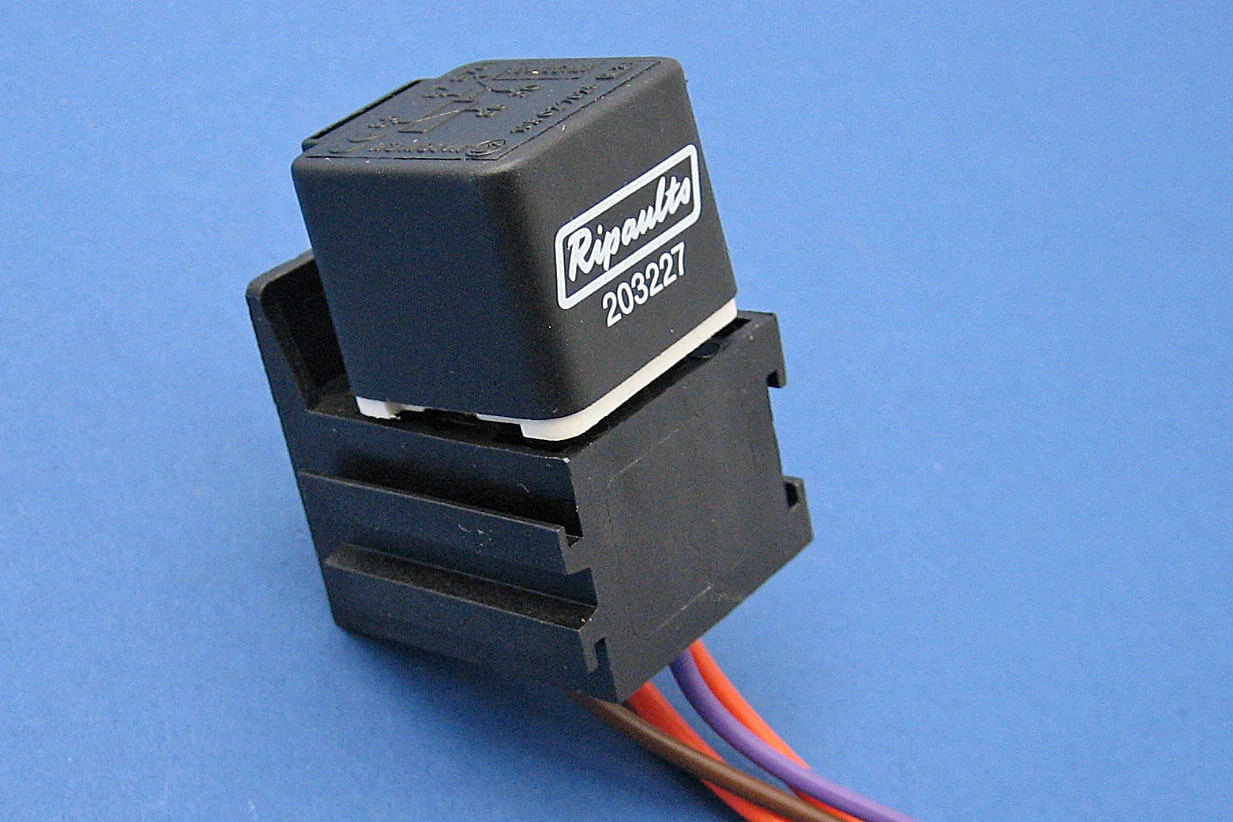 Relays > Relay Sockets & Boxes - Fixed Sockets - Auto Electric Supplies ...