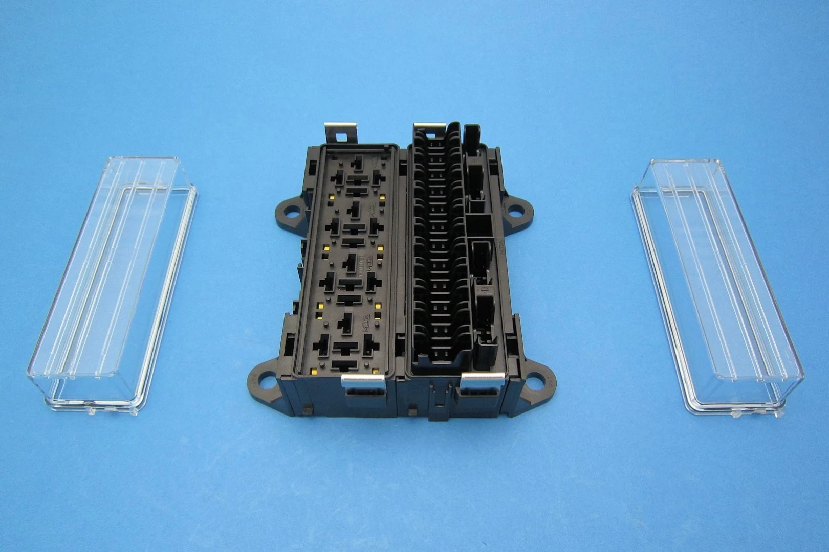 Relays > Relay Sockets & Boxes - Relay Box - Auto Electric Supplies Website