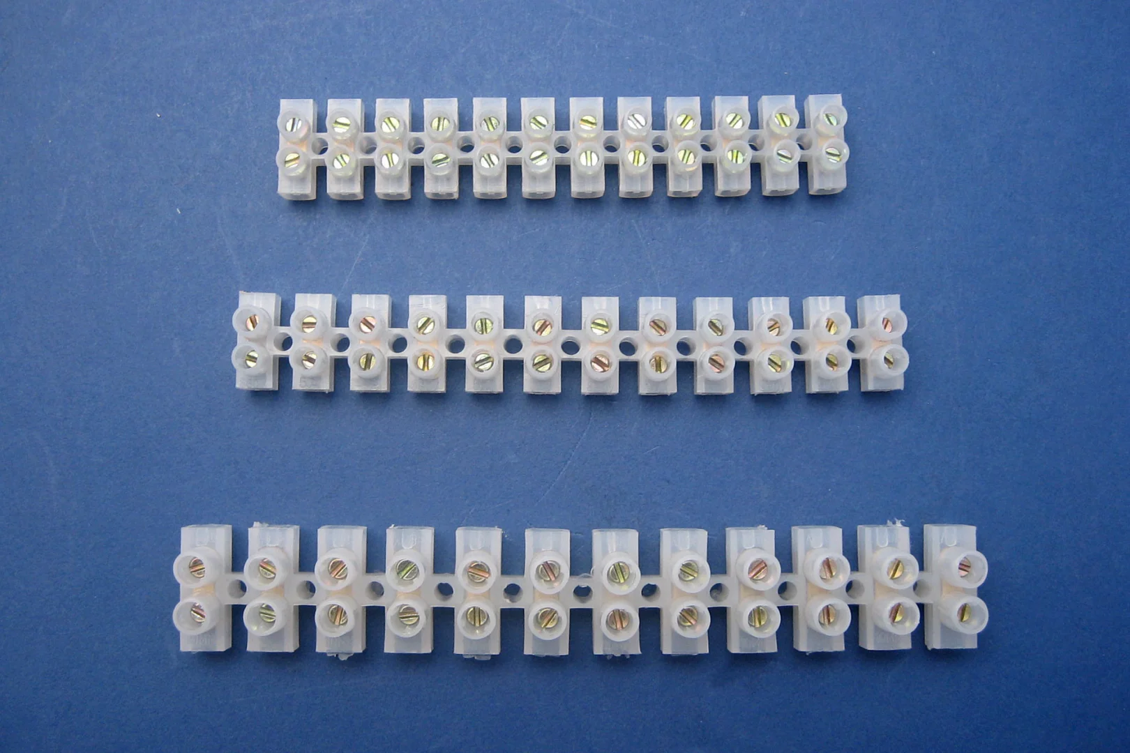 Terminals & Connectors > Terminal Blocks - Standard PVC 12-Way Terminal ...