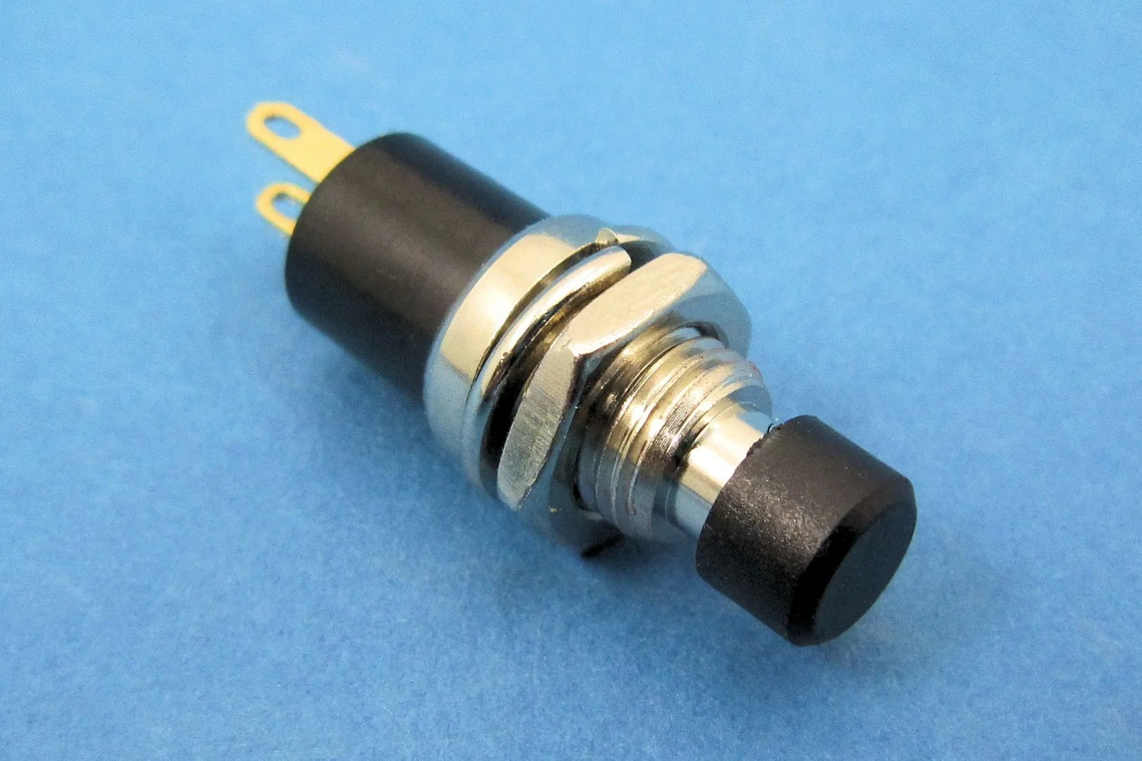 Switches > Push Button Switches - Miniature Latching - Auto Electric ...